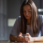 Хотите бросить пить, но не можете? Эти простые трюки могут помочь